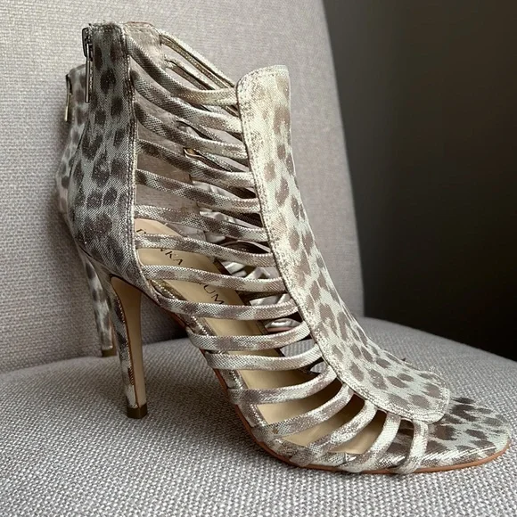 Ivanka Trump - Picture 3 of 6